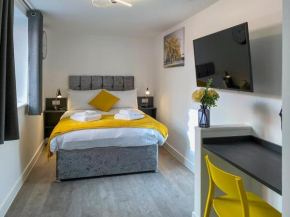 Luxury studio apartment by the station